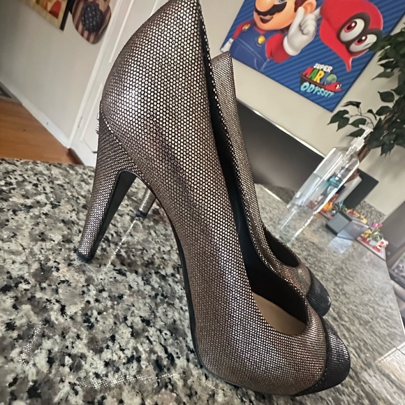 Authentic Chanel Gold Heels Pumps Size 39 - Picture 5 of 13